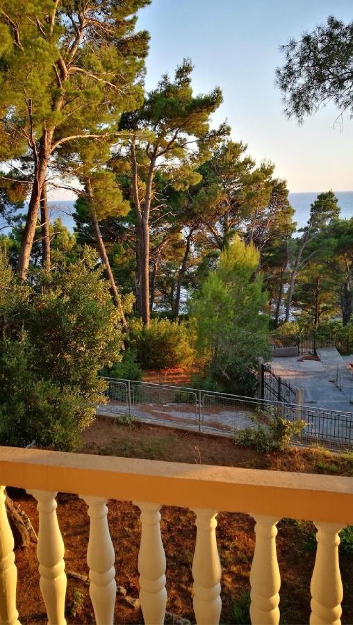 House In The Pines * Sutomore